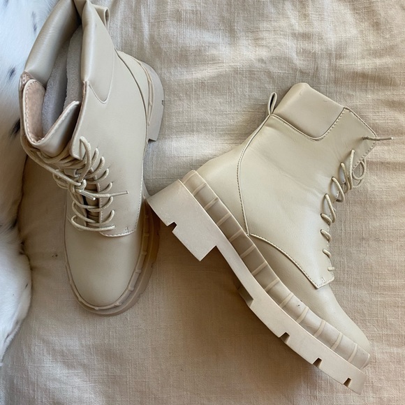 Combat boot - Picture 1 of 3